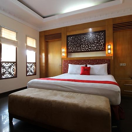Reddoorz Plus Near Tugu Jogja 2 Yogyakarta Exterior photo