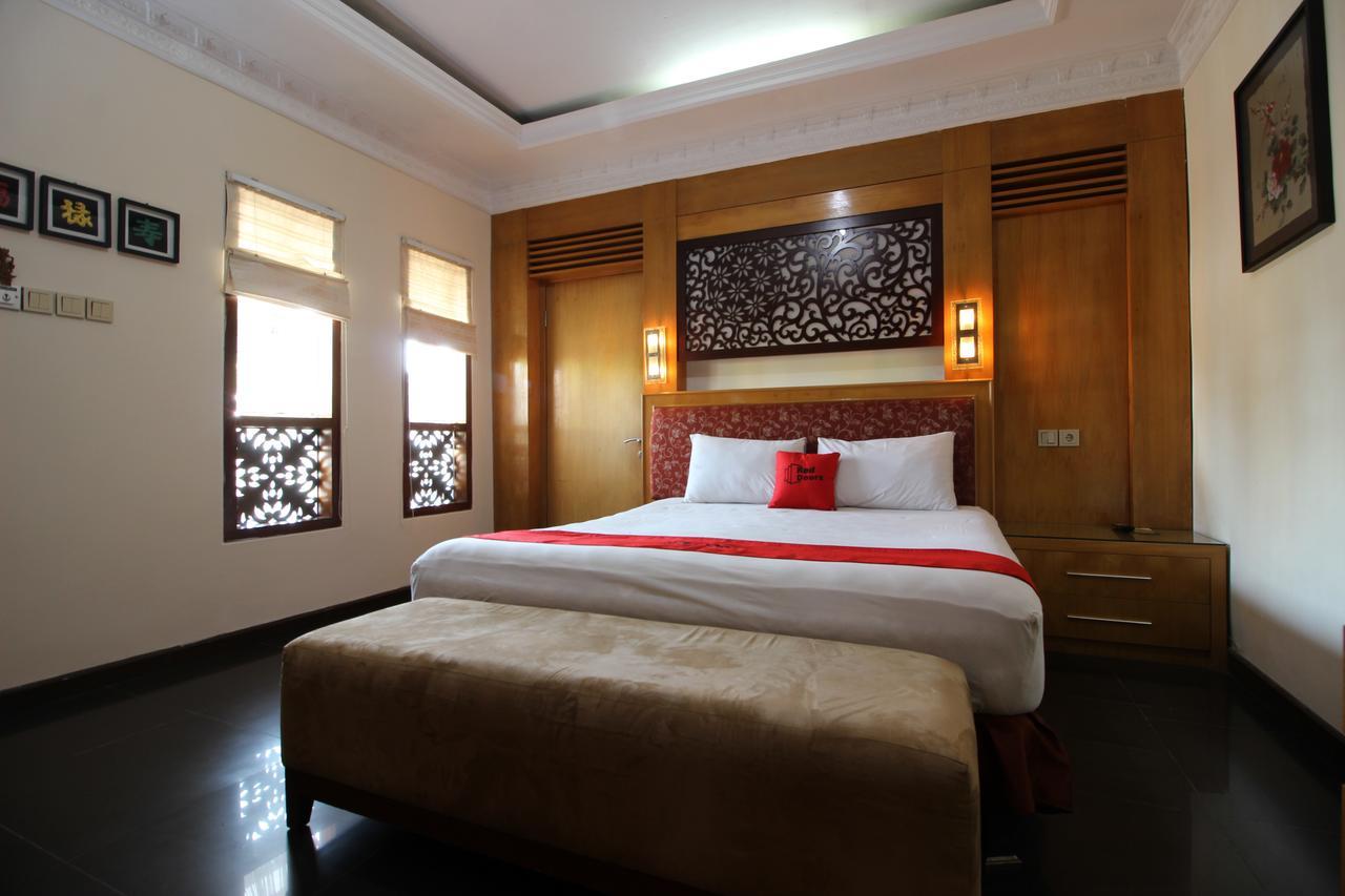 Reddoorz Plus Near Tugu Jogja 2 Yogyakarta Exterior photo