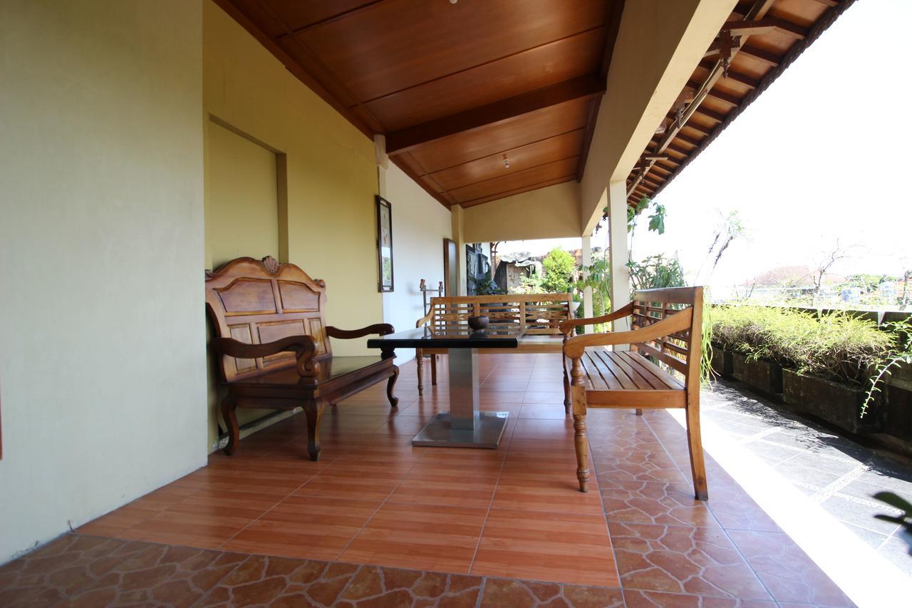 Reddoorz Plus Near Tugu Jogja 2 Yogyakarta Exterior photo
