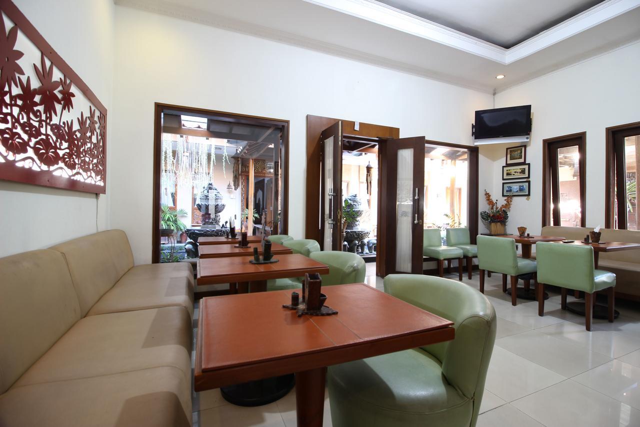 Reddoorz Plus Near Tugu Jogja 2 Yogyakarta Exterior photo