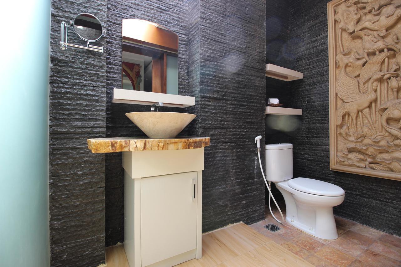 Reddoorz Plus Near Tugu Jogja 2 Yogyakarta Exterior photo